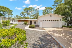 8206 Country Club Dr, BROOKSVILLE