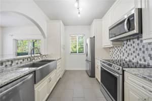 18117 PARADISE POINT DRIVE, TAMPA, FL 33647 - MLS#MFRTB8503202
