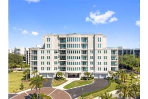 8 Palm Ter #201, CLEARWATER