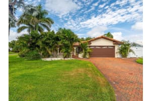 1200 80TH ST S, ST PETERSBURG, FL 33707 - MLS#MFRTB8503600