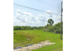 SAWYER CIR, NORTH PORT, FL 34288 - MLS#MFRTB8503612