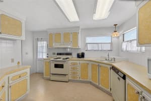 322 ROBALO, NORTH PORT, FL 34287 - MLS#MFRTB8503634