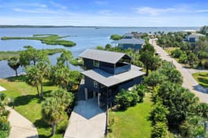 10701 Pine Island Dr, WEEKI WACHEE
