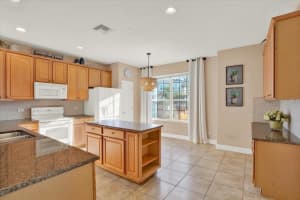 7172 Islamorada Cir Seminole, FL 33777 - Off Market