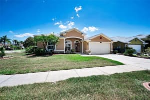 8202 WILD OAKS CIRCLE, LARGO, FL 33773 - MLS#MFRTB8504580