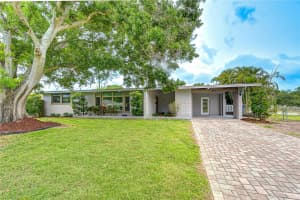 1901 OXFORD STREET, ST PETERSBURG, FL 33710 - MLS#MFRTB8504588