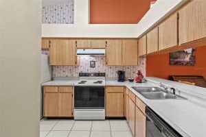 8601 TWIN FARMS PL, TAMPA, FL 33635 - MLS#MFRTB8504681