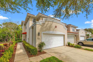 252 VALENCIA CIRCLE, ST PETERSBURG, FL 33716 - MLS#MFRTB8504708