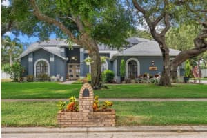 8806 CROSSWOOD COURT, RIVERVIEW, FL 33578 - MLS#MFRTB8504796