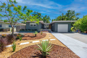 630 JASMINE WAY, ST PETERSBURG, FL 33705 - MLS#MFRTB8504812
