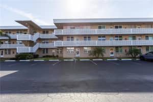 4915 BAY STREET, ST PETERSBURG, FL 33703 - MLS#MFRTB8504879
