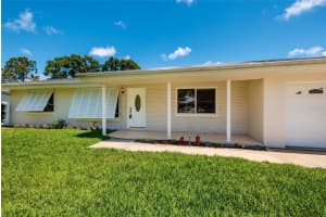 1732 Emerald Dr, CLEARWATER