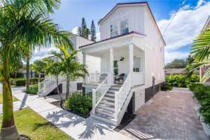 340 6TH STREET, BRADENTON, FL 34208 - MLS#MFRTB8505125
