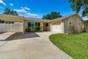 8806 OAK CIRCLE, TAMPA, FL 33615 - MLS#MFRTB8505340