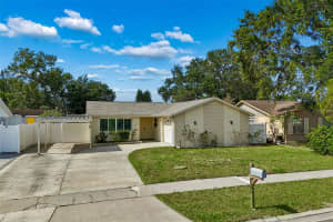 8806 OAK CIRCLE, TAMPA, FL 33615 - MLS#MFRTB8505340