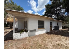 9805 N 54th St Temple Terrace, FL 33617 - Off Market
