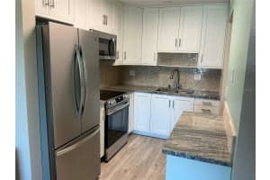 1860 MASSACHUSETTS AVENUE, ST PETERSBURG, FL 33703 - MLS#MFRTB8505653