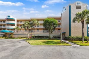 6205 SHORELINE DRIVE, ST PETERSBURG, FL 33708 - MLS#MFRTB8505664