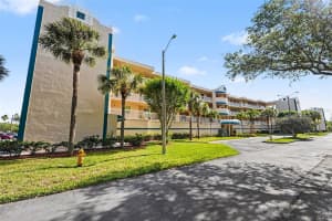 6205 SHORELINE DRIVE, ST PETERSBURG, FL 33708 - MLS#MFRTB8505664