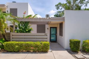 318 TIMBERLAKE DRIVE, BRADENTON, FL 34210 - MLS#MFRTB8505677