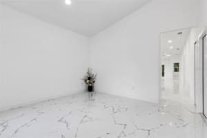 806 LOWRY LANE, TAMPA, FL 33604 - MLS#MFRTB8505684