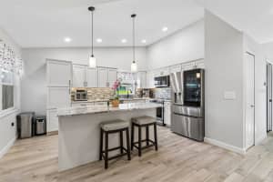 5613 MONTE ROSSO ROAD, SARASOTA, FL 34243 - MLS#MFRTB8505938