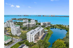 220 BELLEVIEW BOULEVARD, BELLEAIR, FL 33756 - MLS#MFRTB8505943