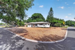 2033 Timber Ln, CLEARWATER