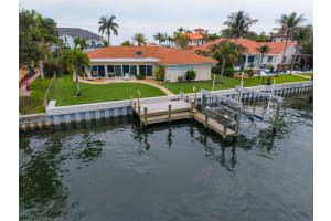 2041 CAROLINA AVENUE, ST PETERSBURG, FL 33703 - MLS#MFRTB8506047