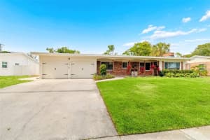 10916 CARROLLWOOD DRIVE, TAMPA, FL 33618 - MLS#MFRTB8506194