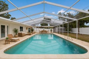 10916 CARROLLWOOD DRIVE, TAMPA, FL 33618 - MLS#MFRTB8506194