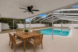 10916 CARROLLWOOD DRIVE, TAMPA, FL 33618 - MLS#MFRTB8506194