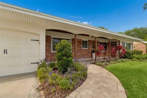 10916 CARROLLWOOD DRIVE, TAMPA, FL 33618 - MLS#MFRTB8506194