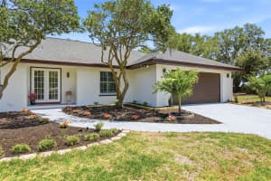 2540 LAURELWOOD LANE, VALRICO, FL 33596 - MLS#MFRTB8506400