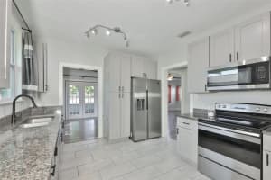 5211 4TH AVENUE, ST PETERSBURG, FL 33707 - MLS#MFRTB8506504