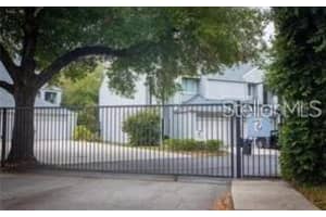 9726 Tiffany Oaks Ln #9726, TAMPA