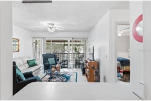 3853 LAKE DRIVE, TAMPA, FL 33614 - MLS#MFRTB8506573