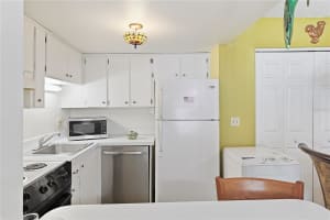 3853 LAKE DRIVE, TAMPA, FL 33614 - MLS#MFRTB8506573