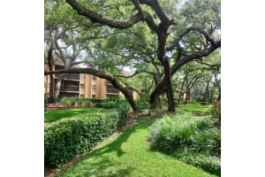 14111 MOSSY GLEN LANE, TAMPA, FL 33613 - MLS#MFRTB8506874