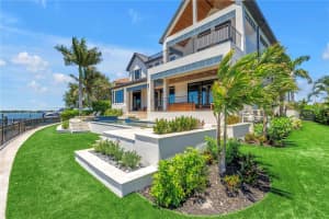386 26TH AVENUE, ST PETERSBURG, FL 33705 - MLS#MFRTB8506901