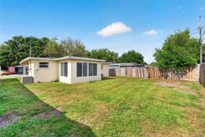10246 117TH DRIVE, LARGO, FL 33773 - MLS#MFRTB8506976