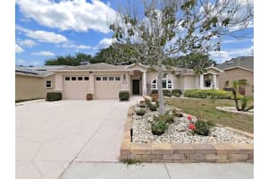 9133 Tournament Dr, HUDSON
