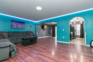 9922 ASHBURN LAKE DRIVE, TAMPA, FL 33610 - MLS#MFRTB8507404