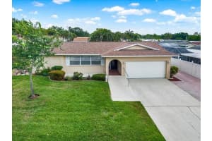 11235 APACHE PLACE, LARGO, FL 33774 - MLS#MFRTB8507545