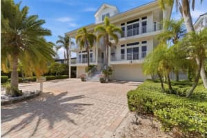 24 PINE CIRCLE, BELLEAIR, FL 33756 - MLS#MFRTB8507581