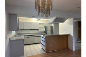 2574 HAWTHORNE STREET, SARASOTA, FL 34239 - MLS#MFRTB8507724