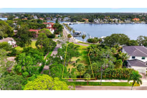 1956 COFFEE POT BOULEVARD, ST PETERSBURG, FL 33704 - MLS#MFRTB8507783