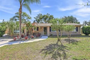 12109 Forest Hills Dr, TAMPA