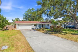 1349 Viewtop Dr, CLEARWATER
