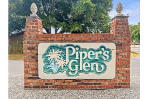 1613 GREENWOOD DRIVE, DUNEDIN, FL 34698 - MLS#MFRTB8508395